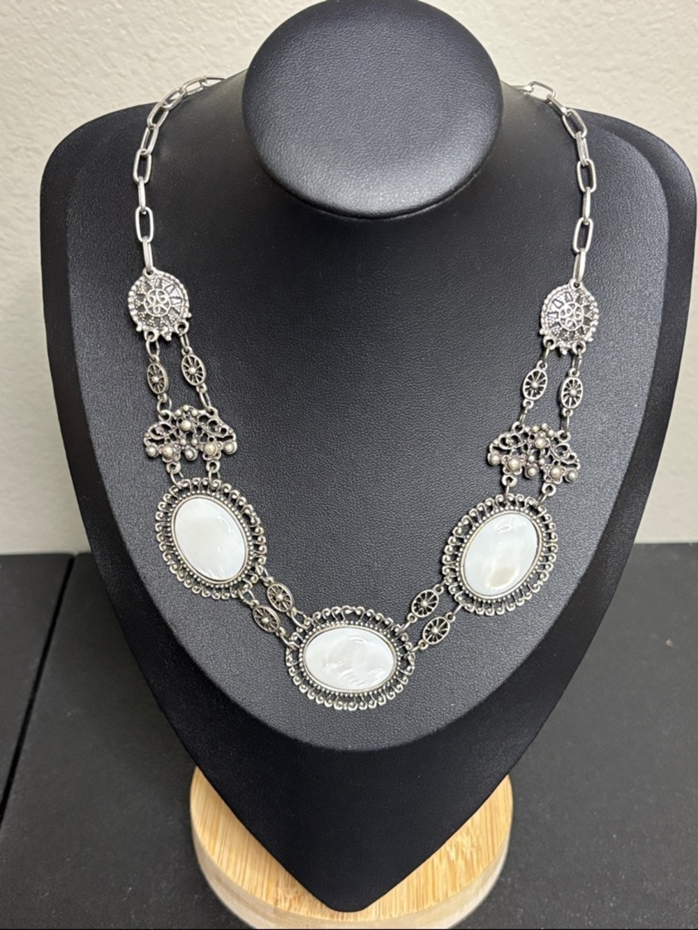 Vintage White Cabochon Victorian Style Necklace
